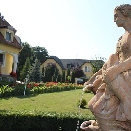 Barokk Hotel Hegyeshalom Zewnętrze zdjęcie
