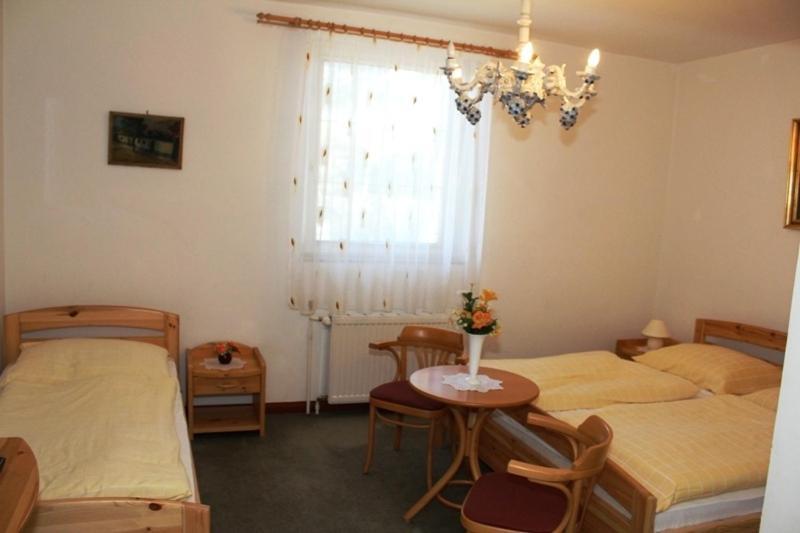Barokk Hotel Hegyeshalom Pokój zdjęcie
